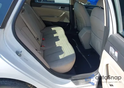 2016 Hyundai Sonata Hybrid Se z USA, uszkodzony, nr VIN KMHE24L12GA036395